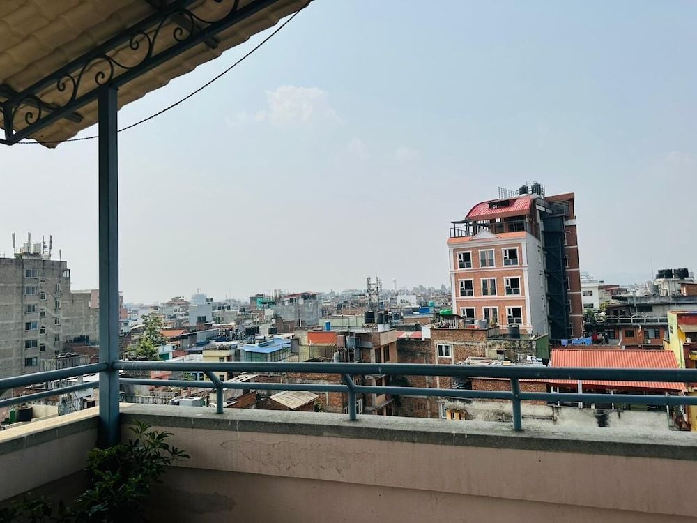 Skyline Hotel Deluxe Double or Twin Room, 1 Bedroom, City View 6