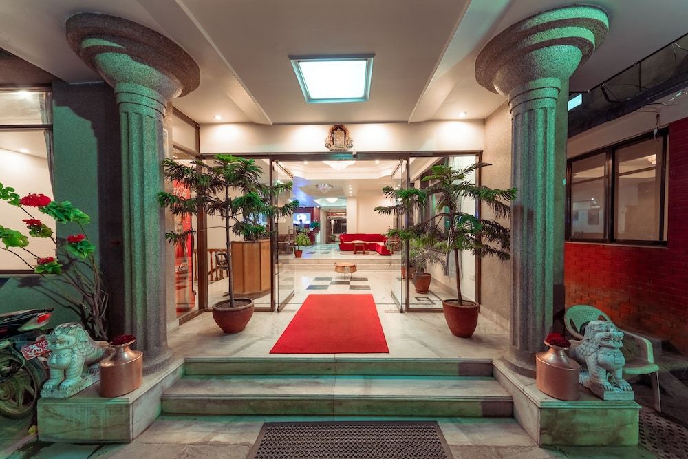 undefined Skyline Hotel 2