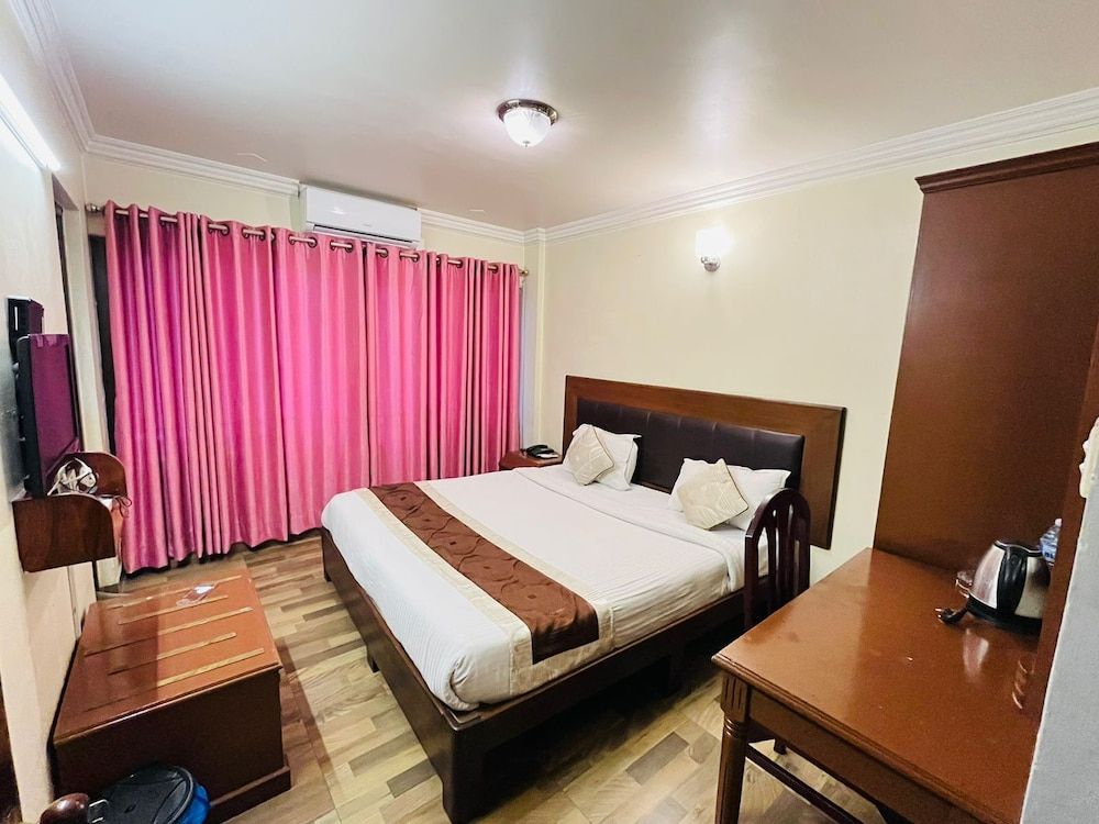 Skyline Hotel Standard Room