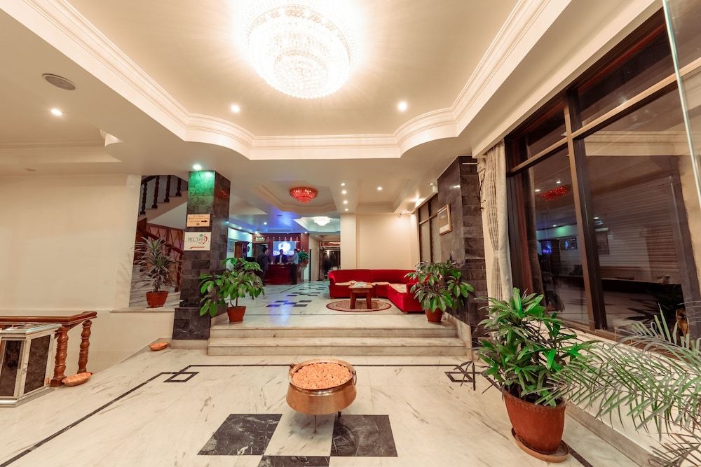 undefined Skyline Hotel 3