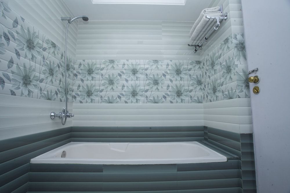 Skyline Hotel Deluxe Double or Twin Room, 1 Bedroom, City View 15