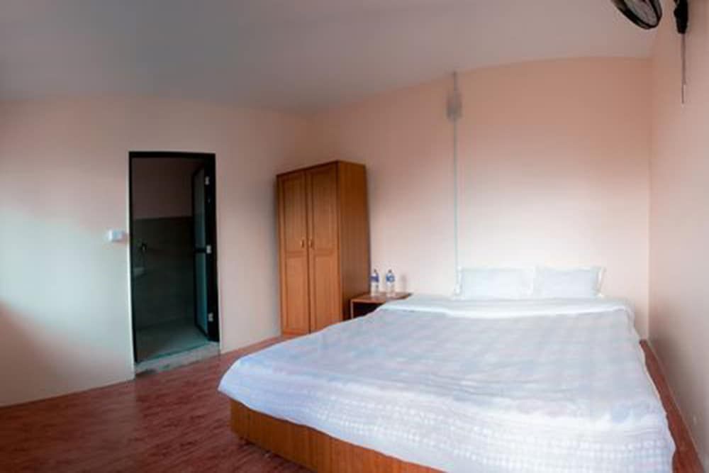 undefined Backpackers Home 2