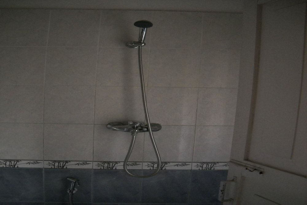 Hotel Shakti Deluxe Room 4