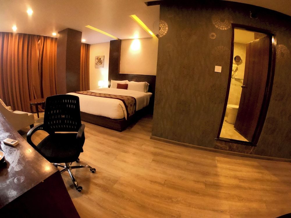 Yatri Suites and Spa