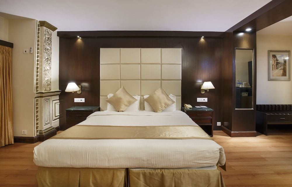 Hotel Shanker-Palatial Heritage Kathmandu Deluxe Room King Bed 9