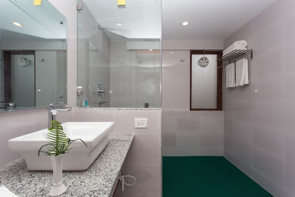 Oasis Kathmandu Hotel Deluxe Double Room, 1 Bedroom 7