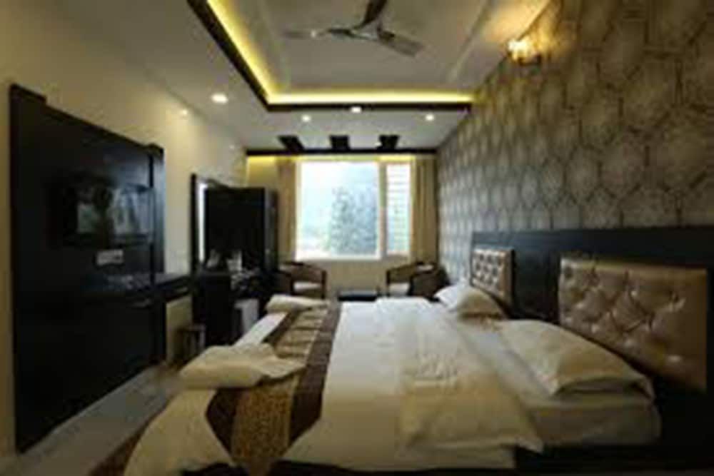 undefined Hotel Green View 7