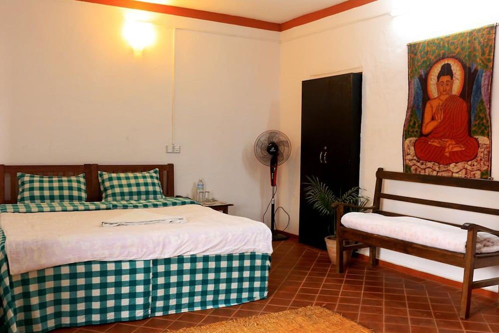 Hotel Bravo P. Ltd Standard Room 5