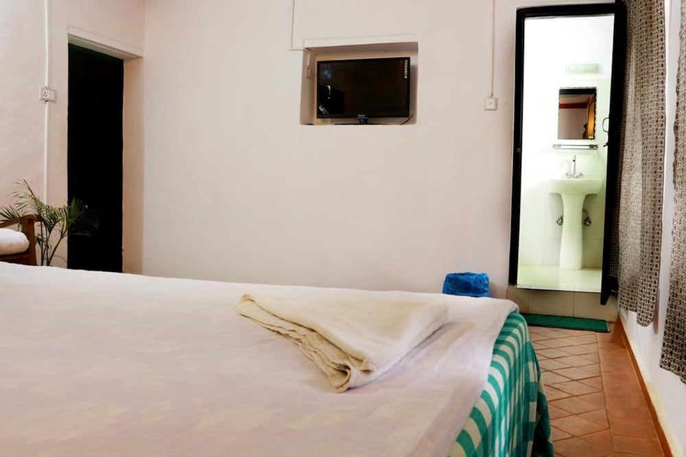 Hotel Bravo P. Ltd Standard Room 2