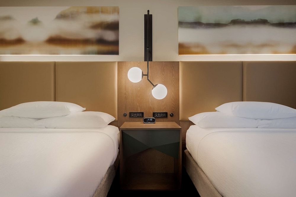 Suite, 2 Queen Beds, Accessible