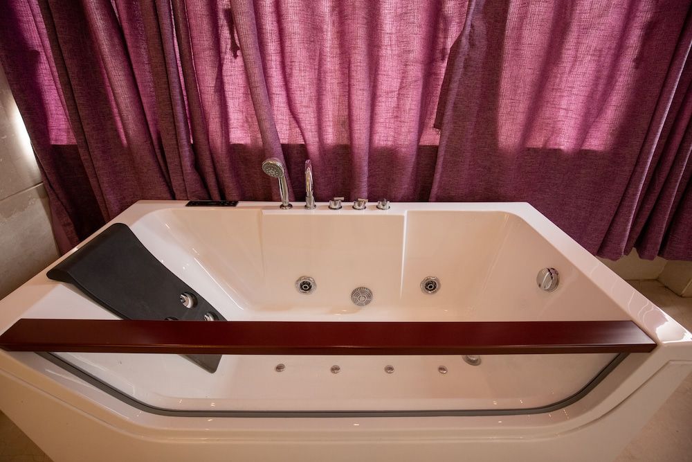 Hotel Nansc Lumbini Presidential Studio Suite 9