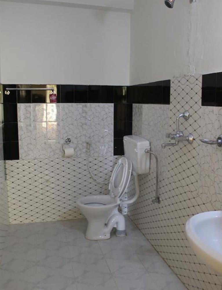 Hotel Nana Pokhara Deluxe Triple Room, Multiple Beds, Mountain View 5