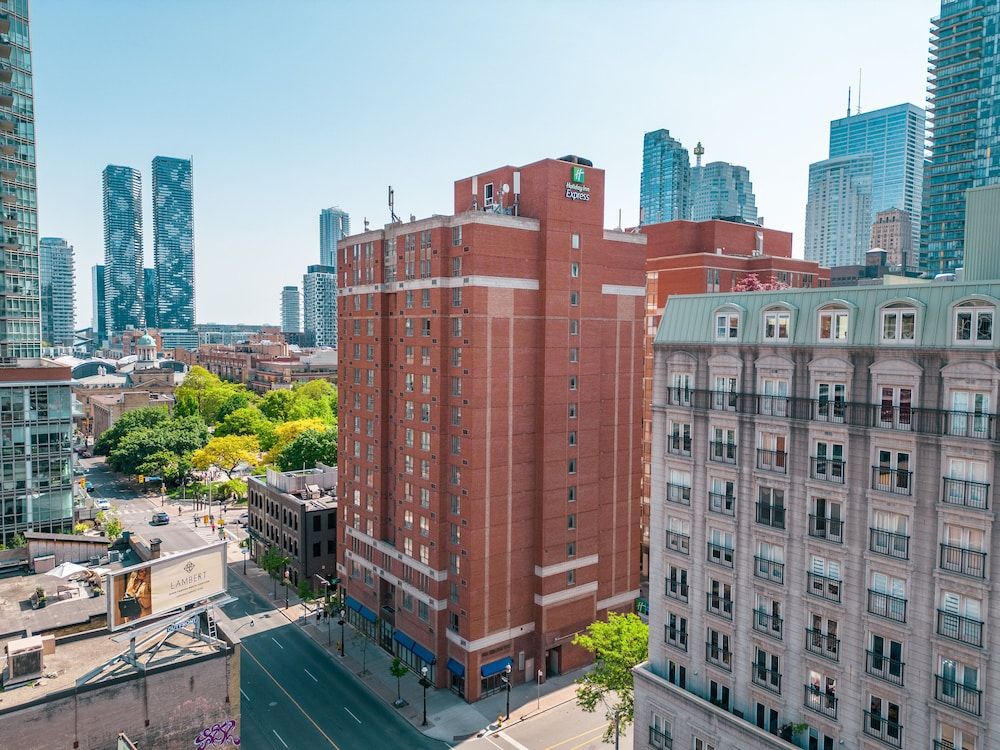 undefined Holiday Inn Express Toronto - Downtown by IHG 7