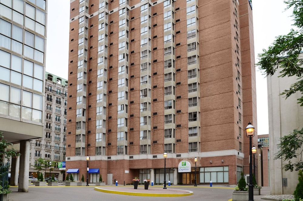 undefined Holiday Inn Express Toronto - Downtown by IHG 5