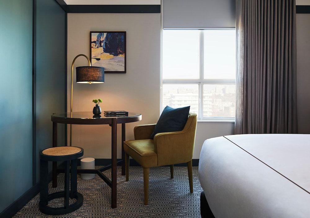 Kimpton Saint George by IHG Room, 1 King Bed 9
