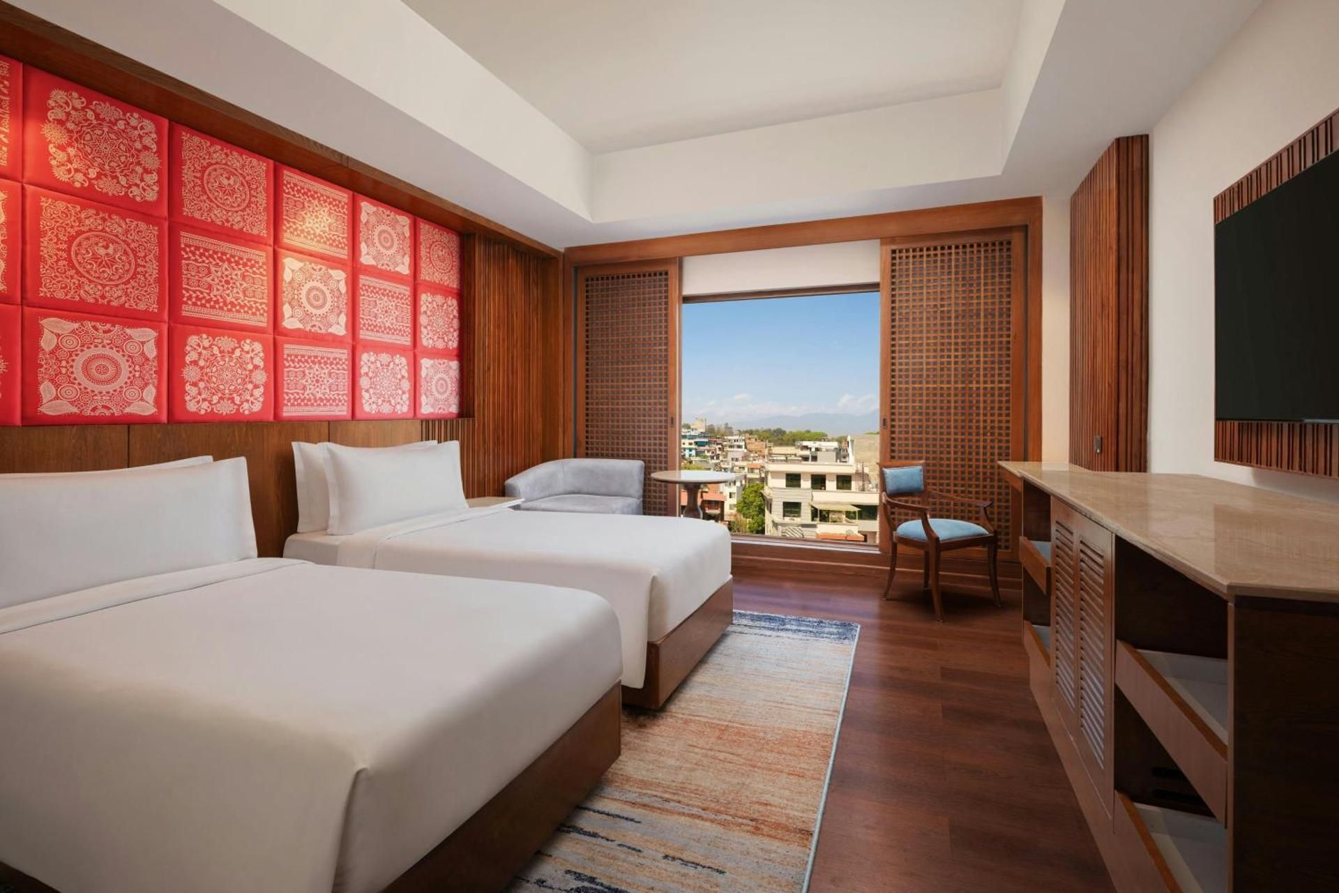 Club Twin Room with Two Twin Beds and City View