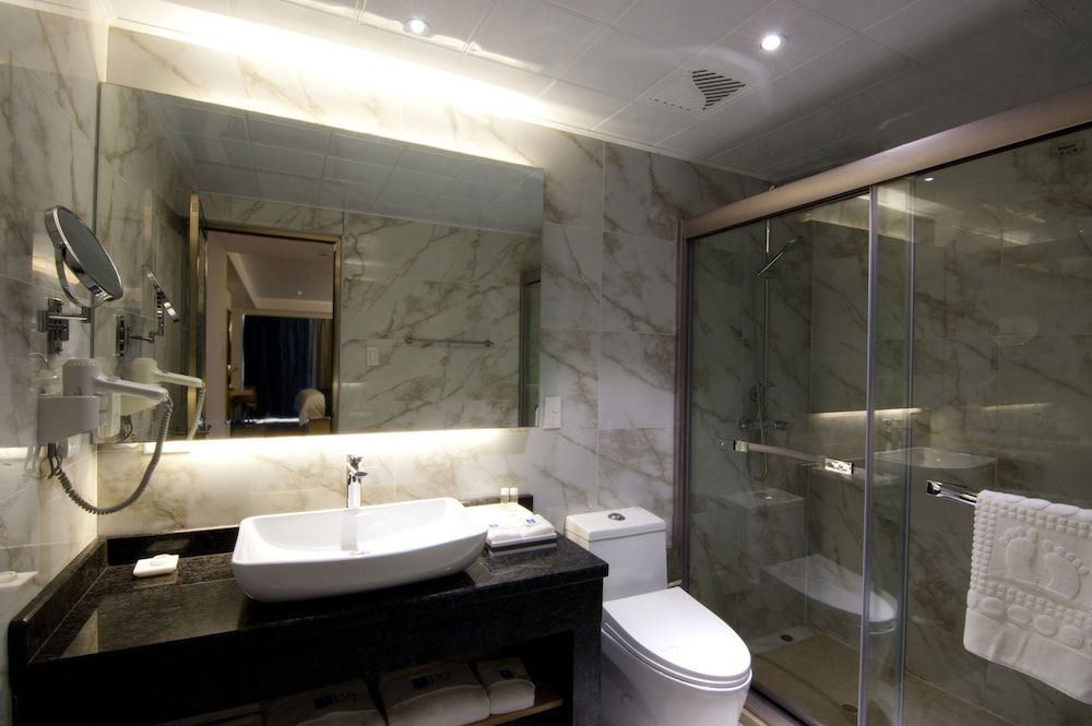 undefined LYZ Business Hotel 10