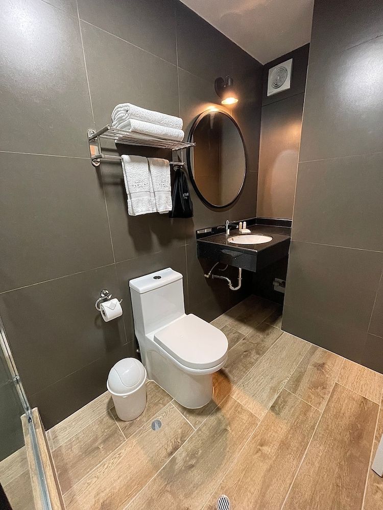 Habitat Hotel Twin Room 8