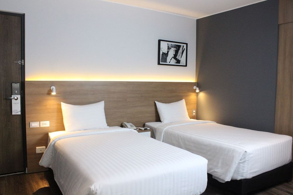 undefined Habitat Hotel 3