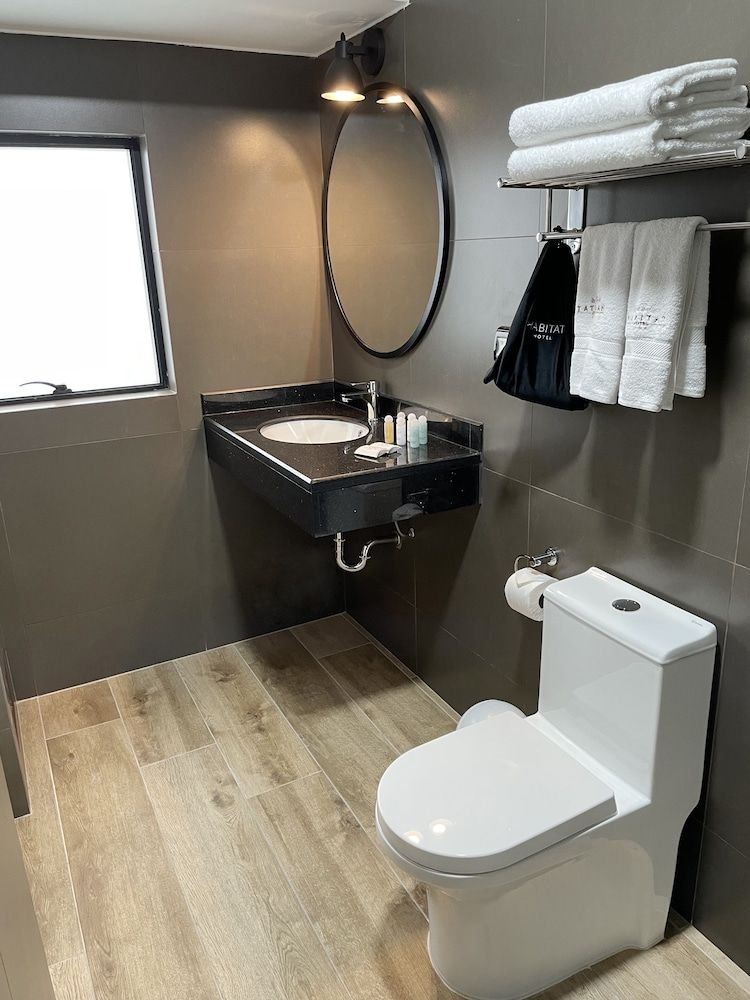 Habitat Hotel Twin Room 7