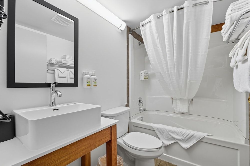 Suite, 1 Bedroom, Non Smoking (Upper Floor)