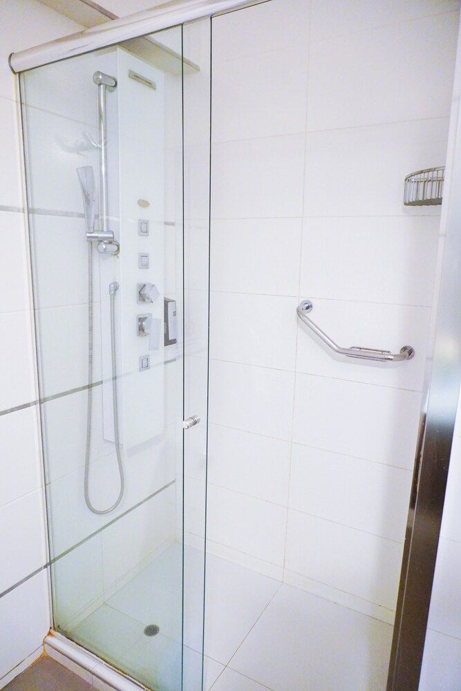 Petit Palace Apart Hotel Suites Standard Suite, Air conditioning 8