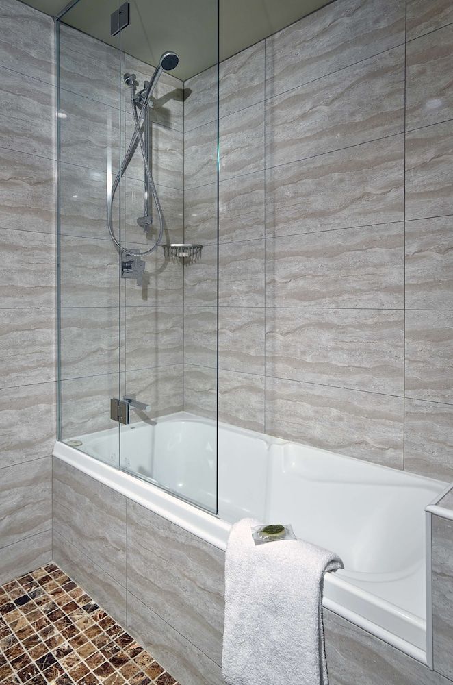 Stamford Grand Adelaide Grand Room - City View 5