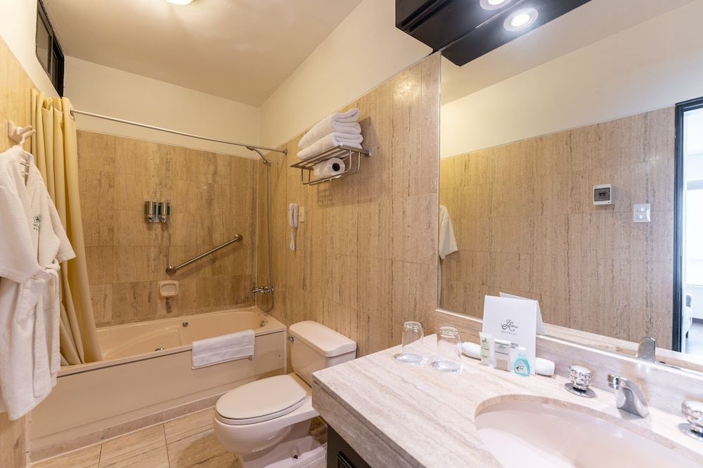 Jose Antonio Lima Twin Room 3