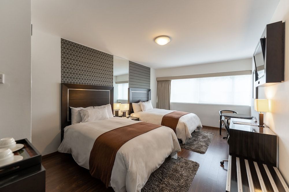 Jose Antonio Lima Twin Room 2