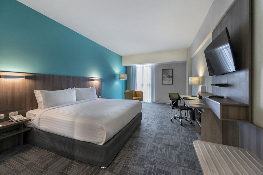 Standard Room, 1 King Bed, Accessible