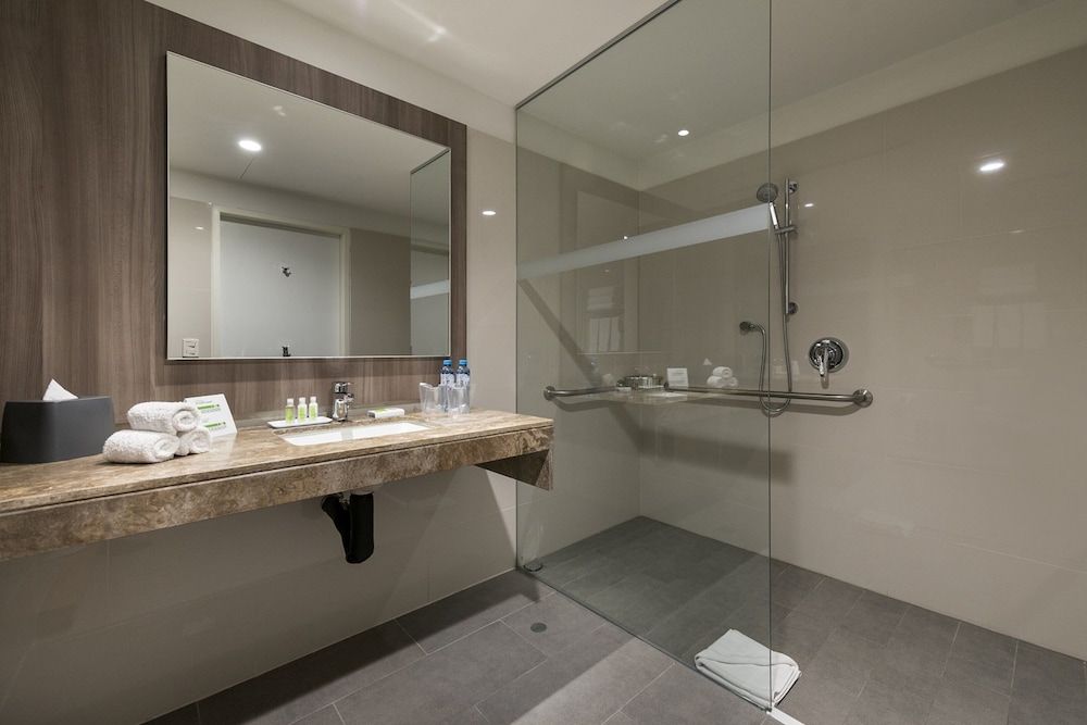 Standard Room, 1 King Bed, Accessible