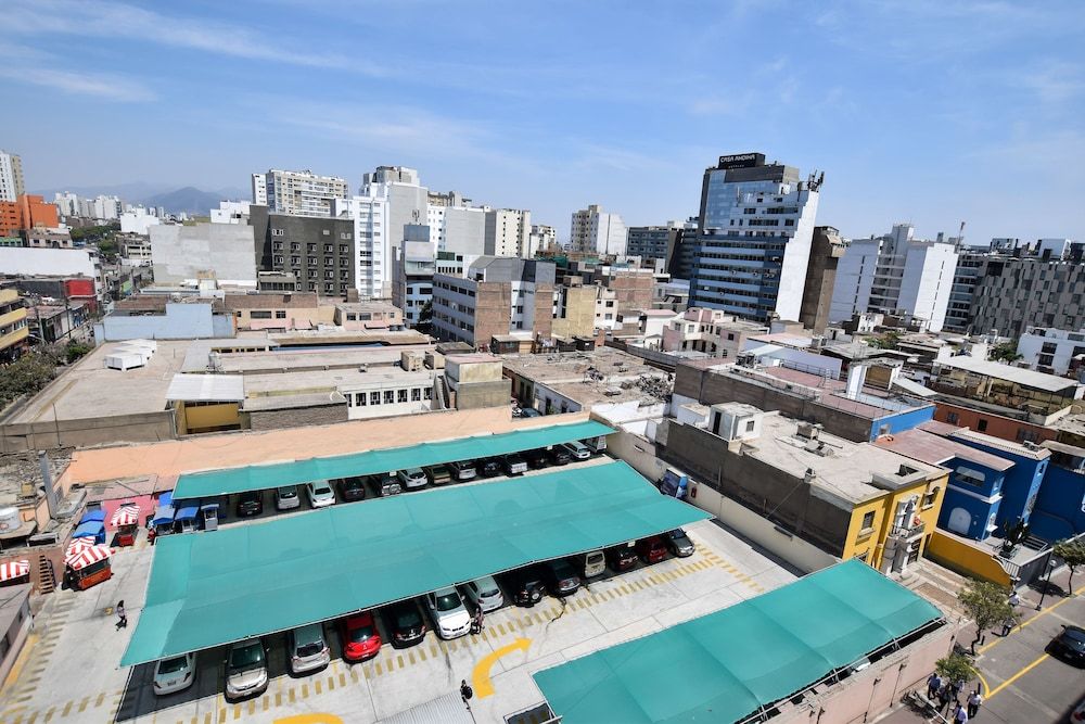 Miraflores4Rent Alcanfores Luxury Apartment, 2 Bedrooms, City View 2