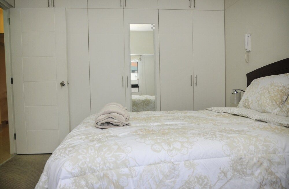 undefined Miraflores4Rent Sisley 2