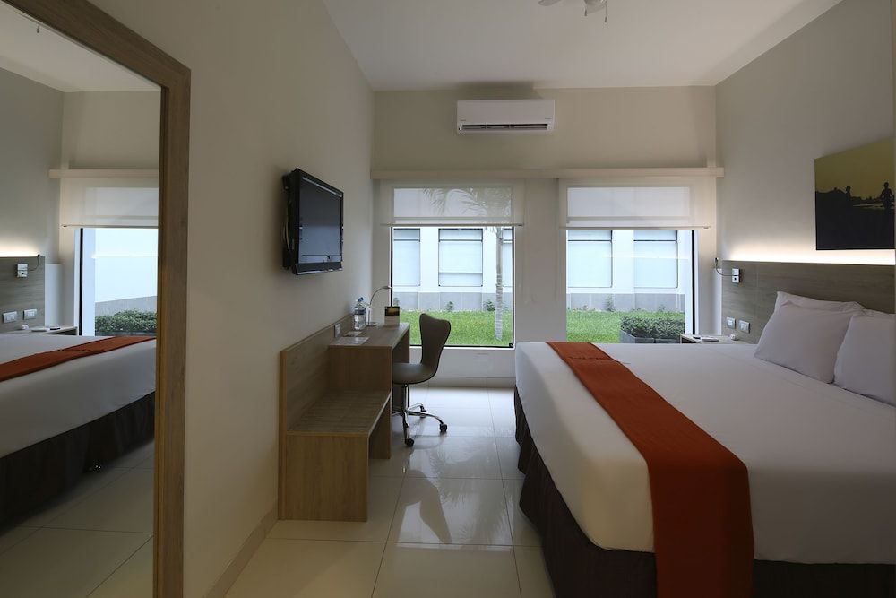 Traditional Room, 1 King Bed