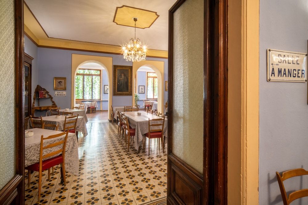 undefined Royal Victoria Hotel 9