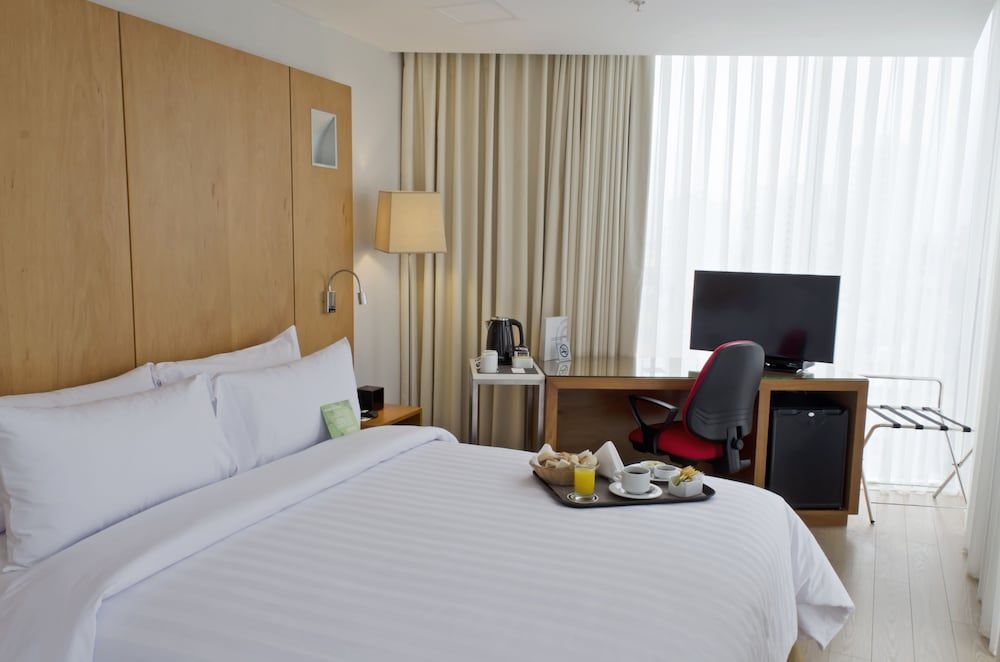 undefined Ramada Encore by Wyndham Lima San Isidro 4