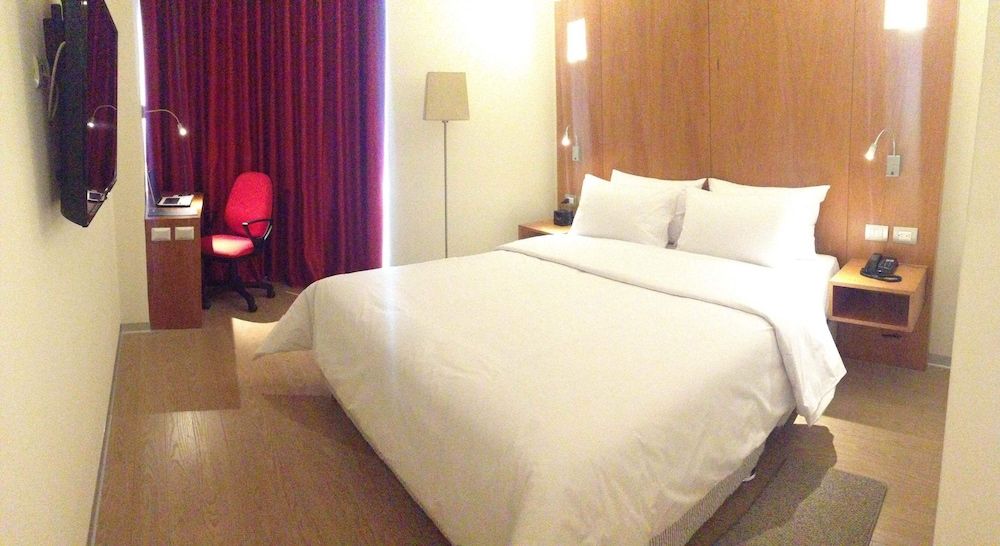 undefined Ramada Encore by Wyndham Lima San Isidro 3