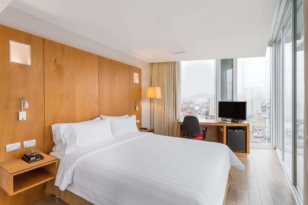 undefined Ramada Encore by Wyndham Lima San Isidro 2