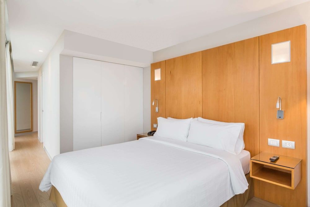 Ramada Encore by Wyndham Lima San Isidro Room, 1 Queen Bed, Non Smoking 9