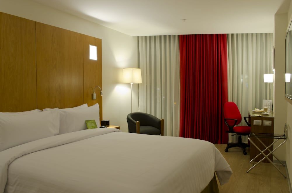 Ramada Encore by Wyndham Lima San Isidro Room, 1 Queen Bed, Non Smoking 3