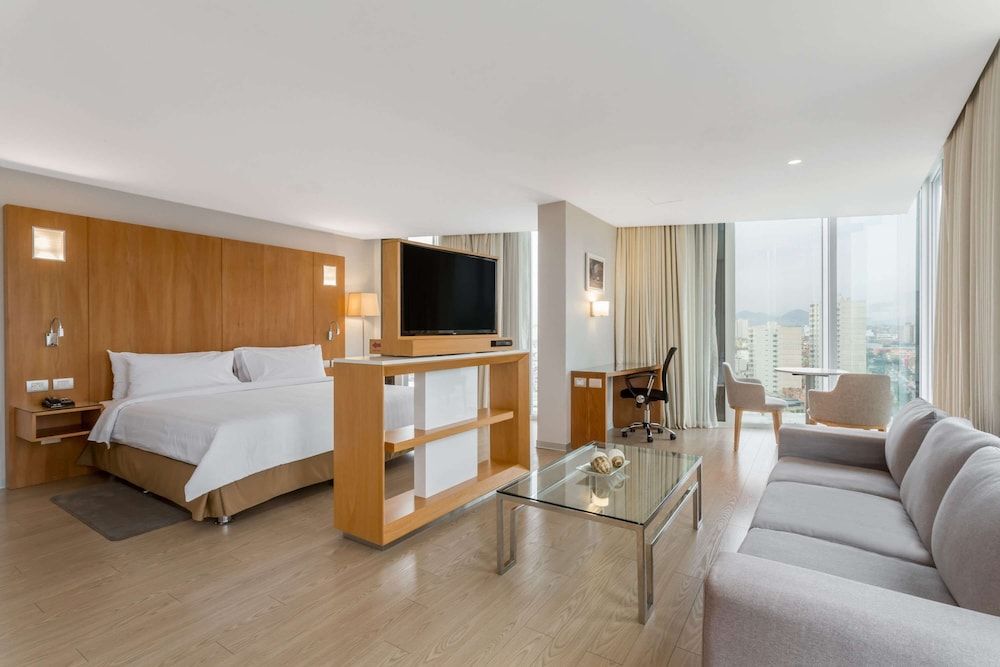 undefined Ramada Encore by Wyndham Lima San Isidro 5