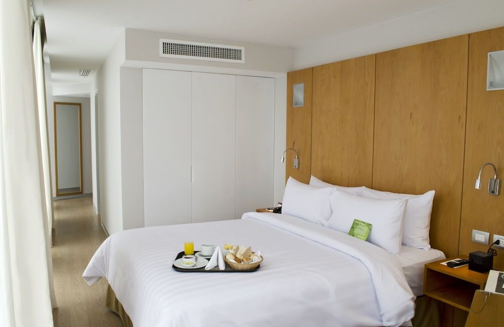 Ramada Encore by Wyndham Lima San Isidro Room, 1 Queen Bed, Non Smoking 4