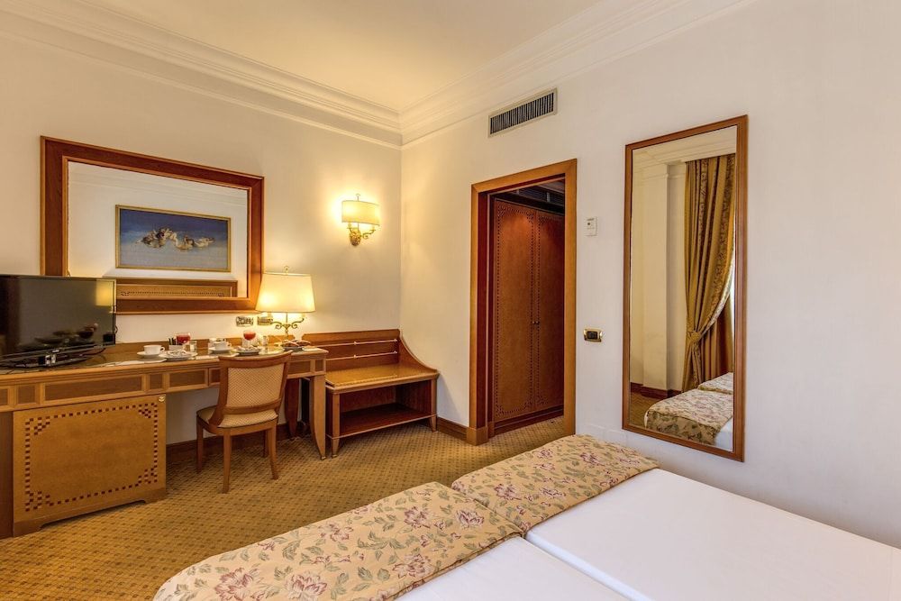 Pinewood Hotel Rome Standard Double or Twin Room 3