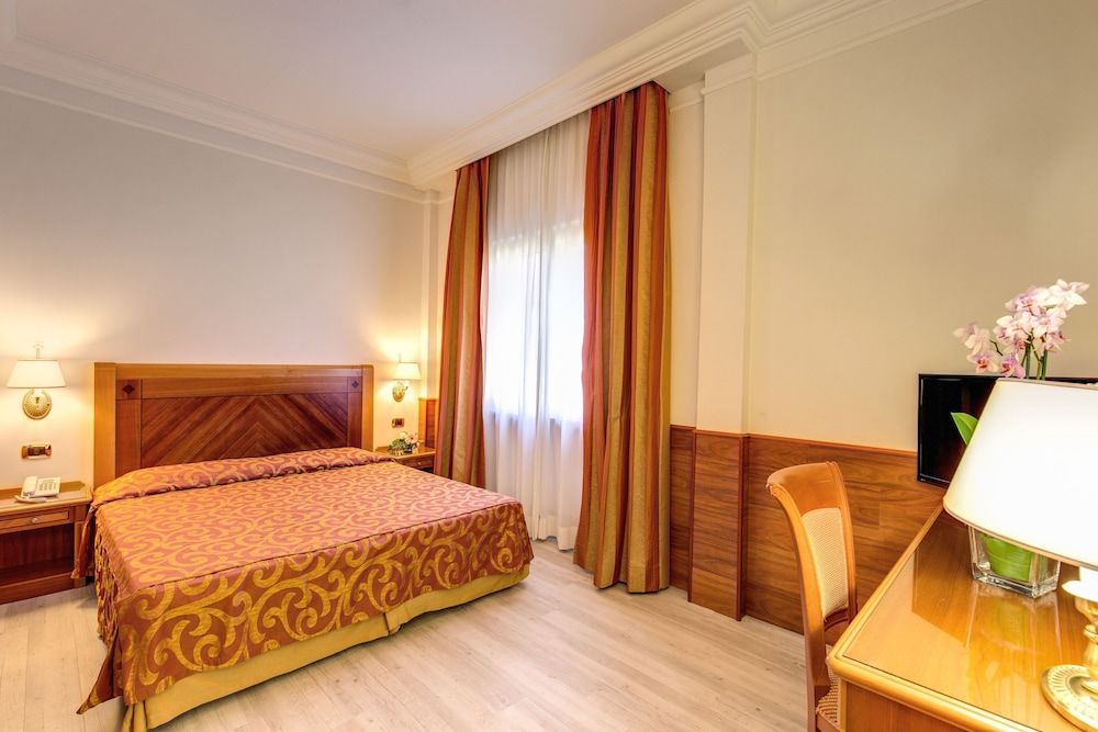 Pinewood Hotel Rome Standard Double or Twin Room 4