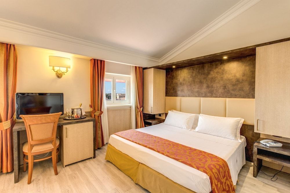Pinewood Hotel Rome Standard Double or Twin Room 6