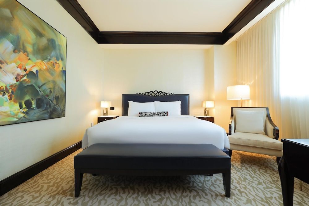 Executive Suite, Multiple Beds, City View