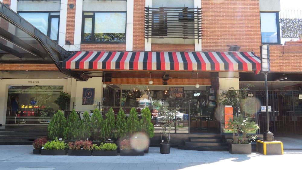 undefined Lancaster House 7