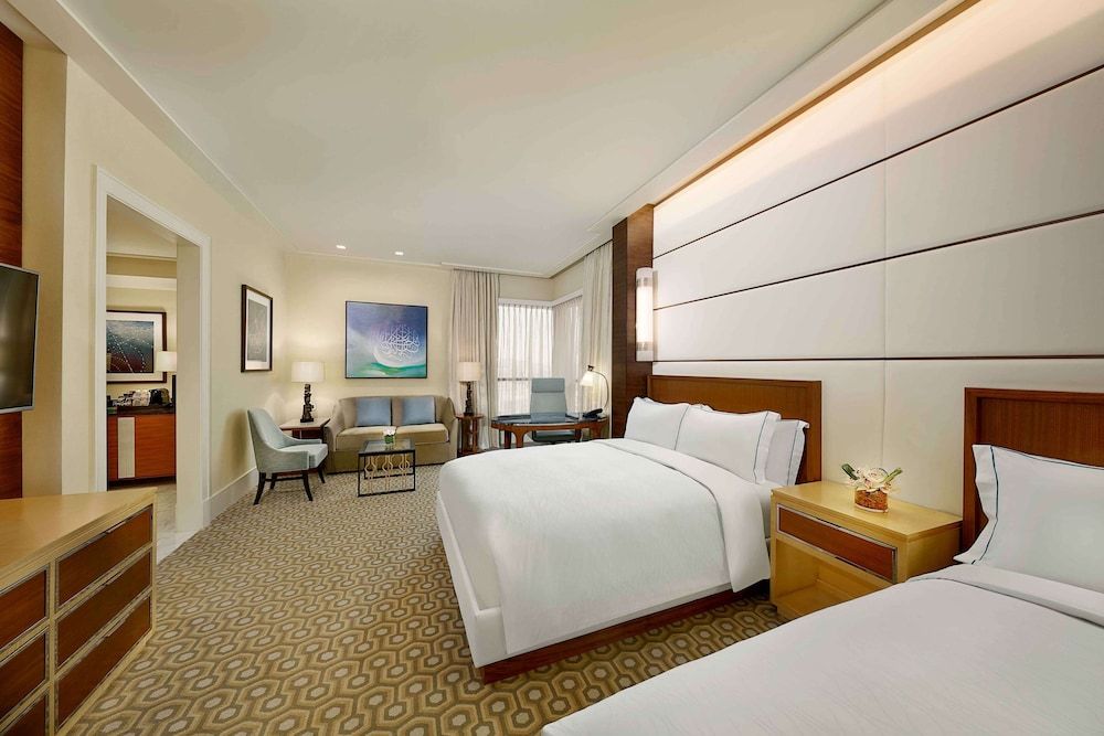 Executive Room, 2 Queen Beds (Partial Haram View)
