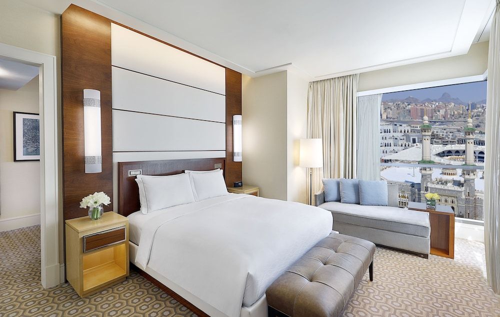 Deluxe Suite, 1 King Bed, Non Smoking (Haram View)