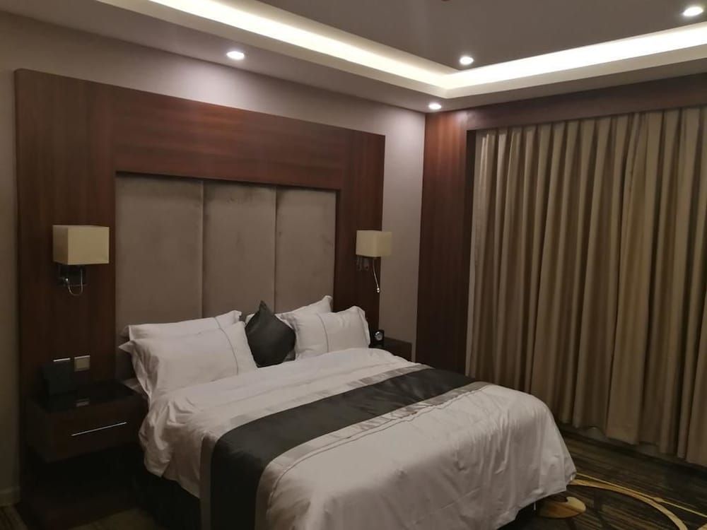 Msharef Al Moden Suites Double Room 3